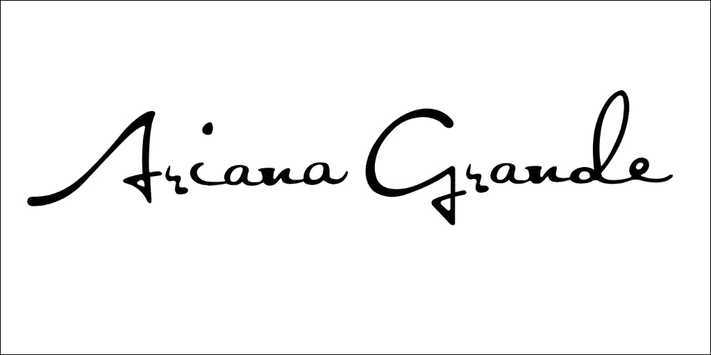 عکس لوگوی برند آریانا گرنده  Ariana Grande با رنگ متن مشکی و بک گراند سفید