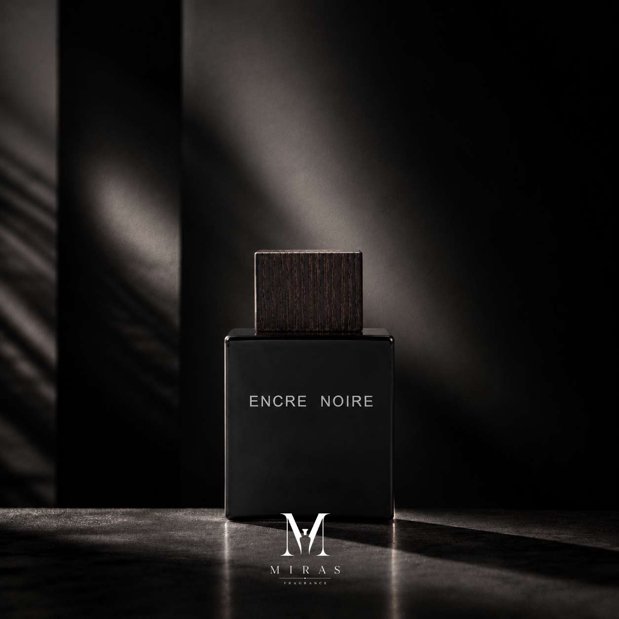 عطر لالیک مشکی یا لالیک انکر نویر / نو آر | LALIQUE - Encre Noire ؛مردانه ؛ چوبی ؛ تلخ ؛ دودی و مرموز