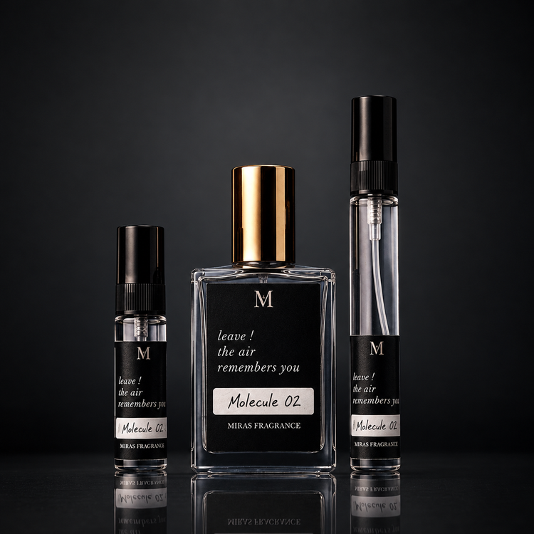 عطر مولکول ۰۲ از اسنتریک مولکولز | Escentric Molecules Molecule 02 ؛ یونیسکس ؛ امبری ؛ پوستی و لذت بخش